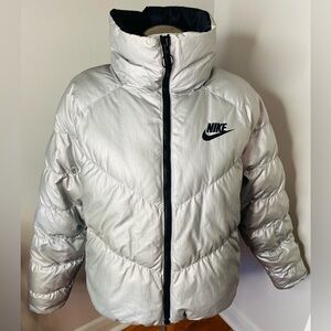 Nike Women’s Silver Puffer Jacket Size Medium